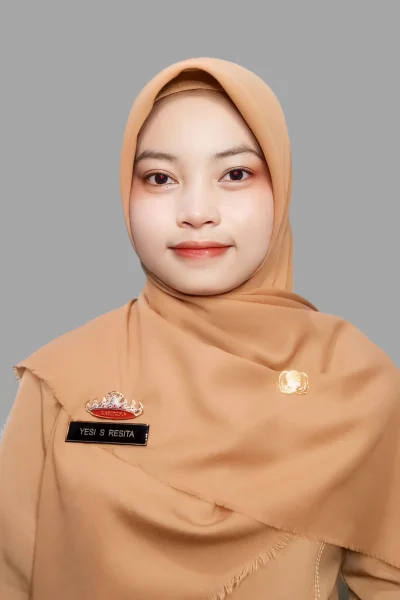 Yesi Surya Resita, S.Pd., Gr. (Pasfoto)